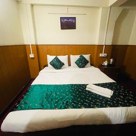Hotel Palm Street Near Taj Агра Экстерьер фото