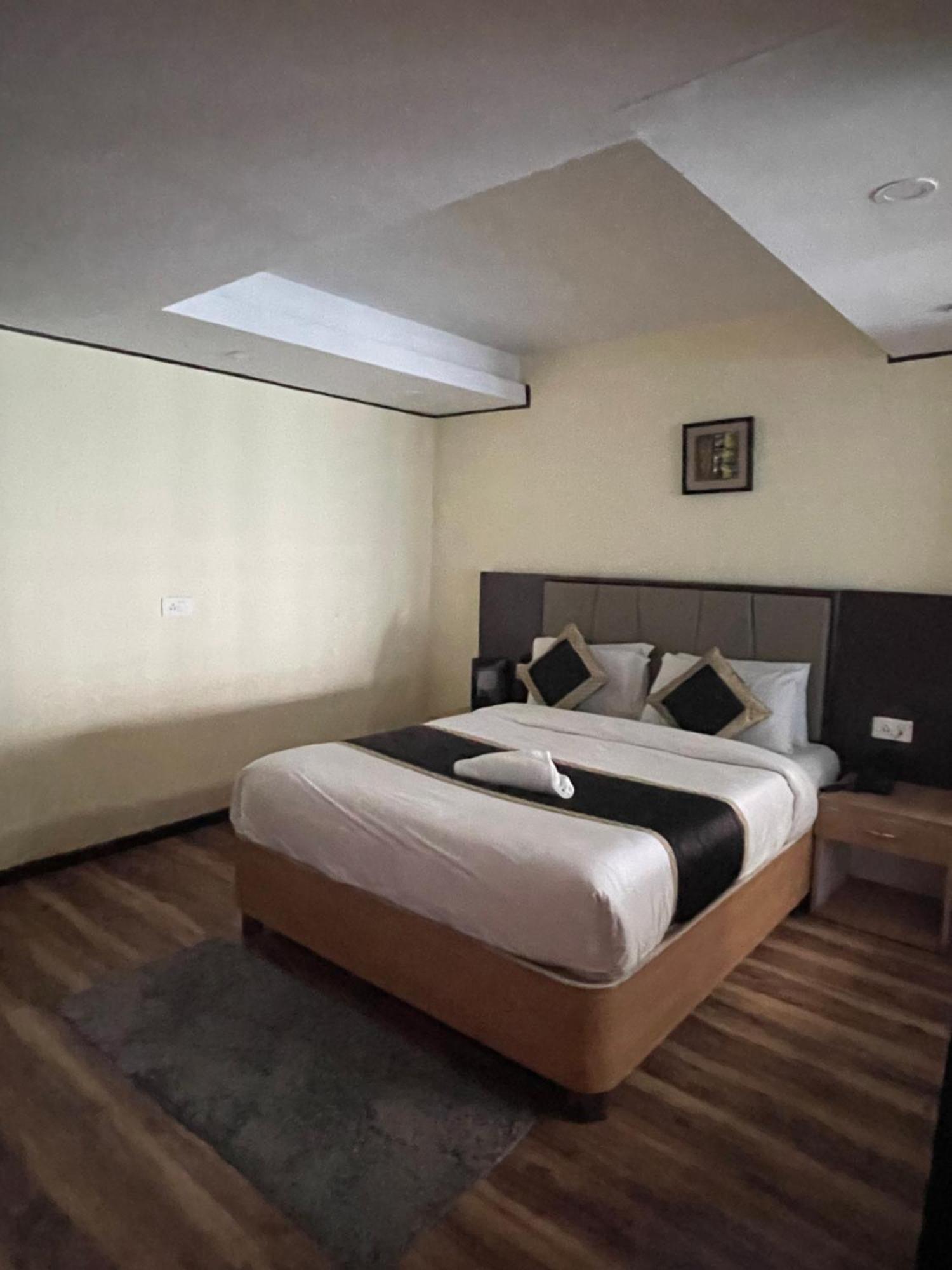 Hotel Palm Street Near Taj Агра Экстерьер фото